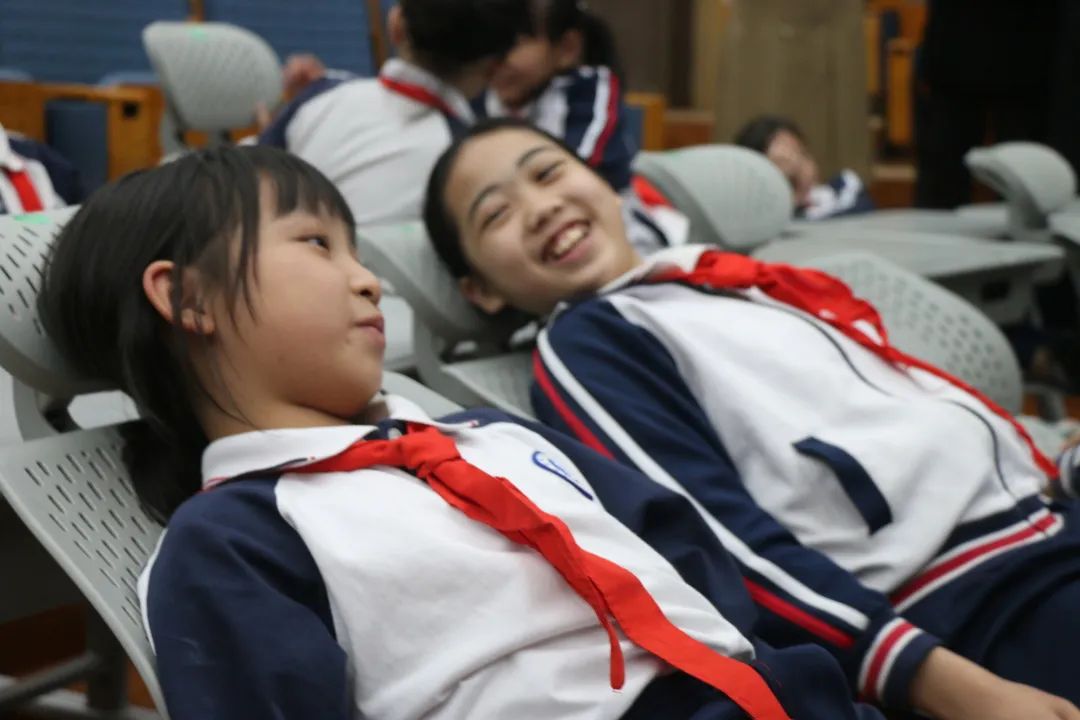 快樂(lè)學(xué)習(xí)，健康午休 | 博士有成午休課桌椅走進(jìn)莞城中心小學(xué)(圖9)